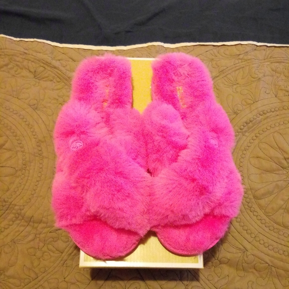 Michael Kors Lala Slippers - Picture 10 of 14